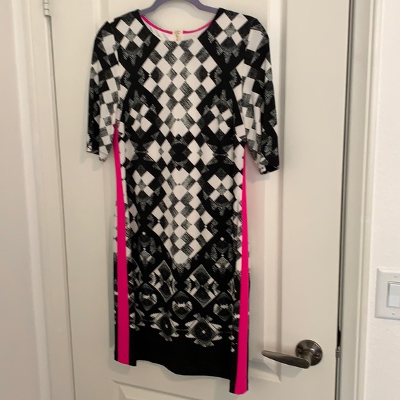 Eliza J Geometric print dress with eye-popping detail.